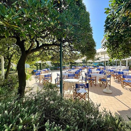 Hotel Parco Delle Rose Silvi Marina Exterior foto