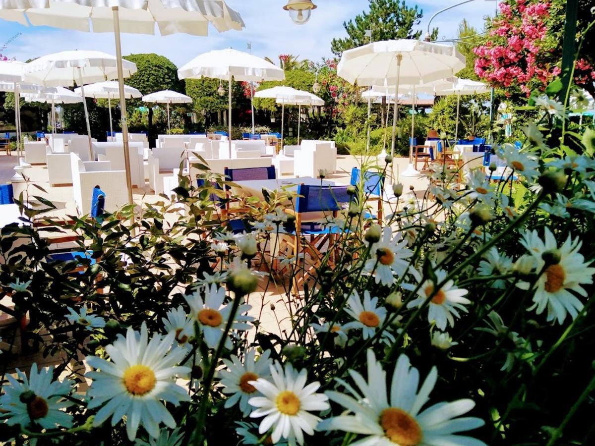 Hotel Parco Delle Rose Silvi Marina Exterior foto
